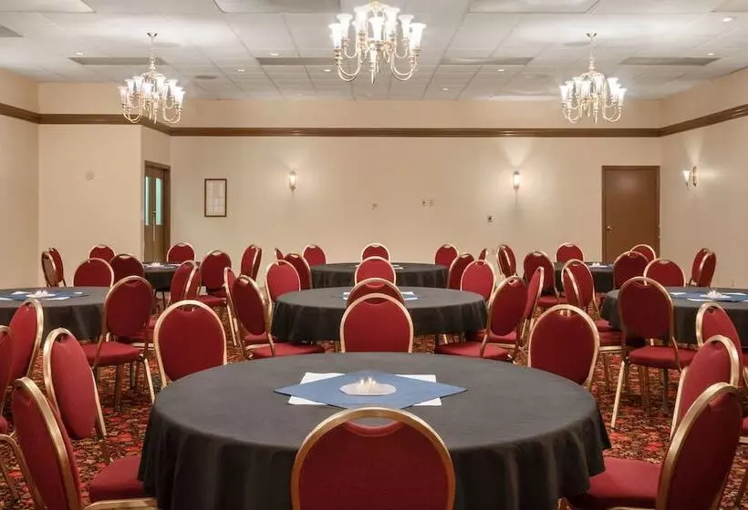 ホテル Quality Inn & Suites