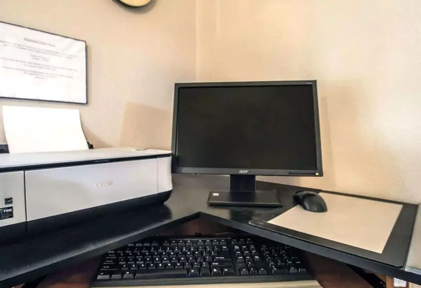 فندق Rodeway Inn