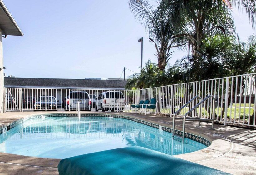 Отель Rodeway Inn