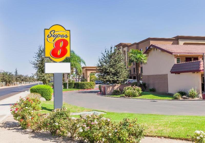 هتل Super 8 By Wyndham Visalia