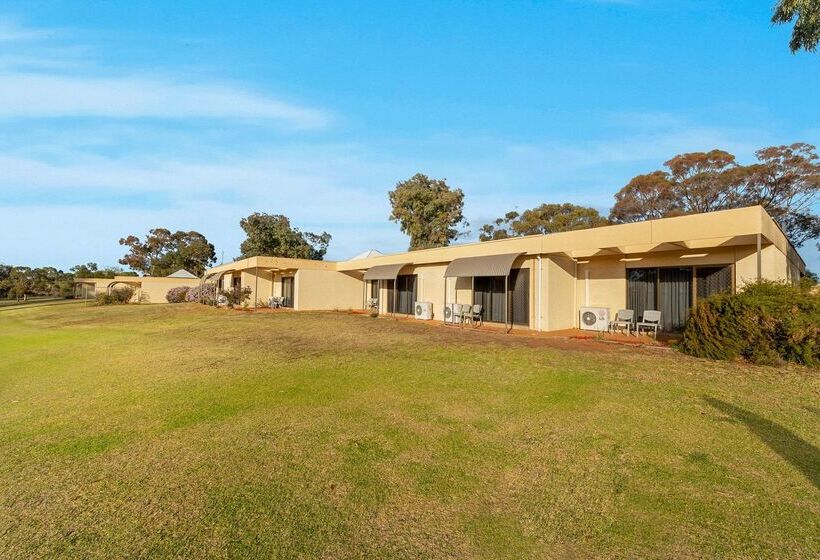 فندق على الطريق Comfort Inn & Suites Riverland