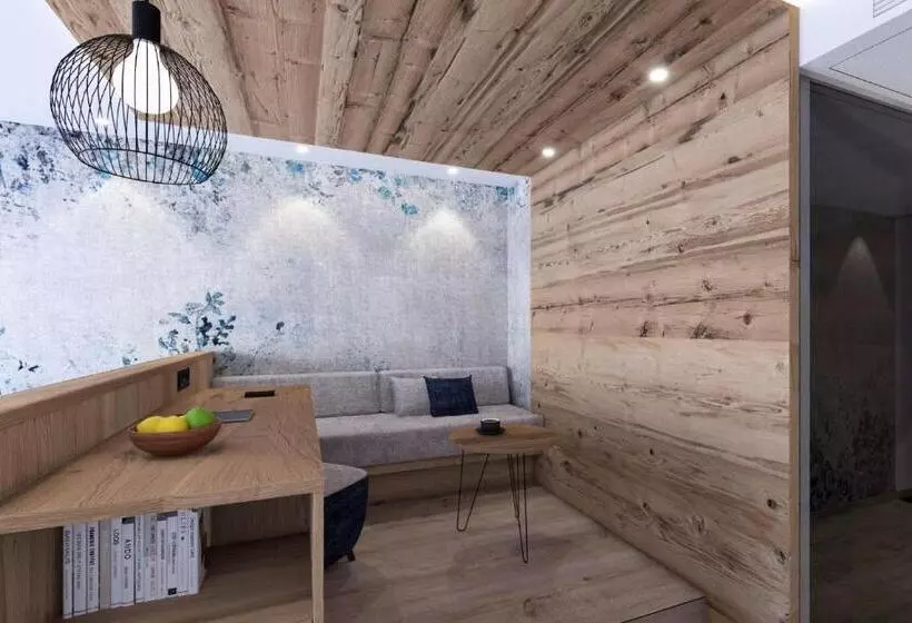 Alm  & Wellnesshotel Alpenhof