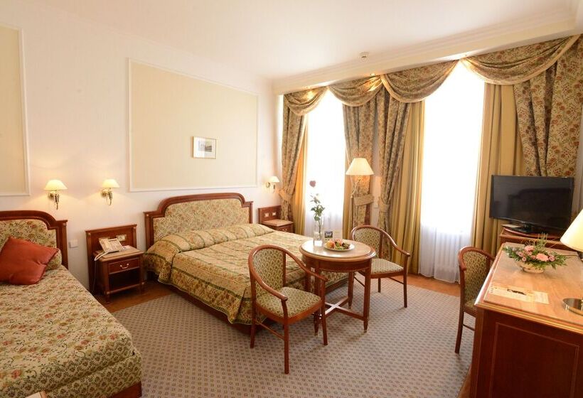 هتل Ambassador Zlata Husa