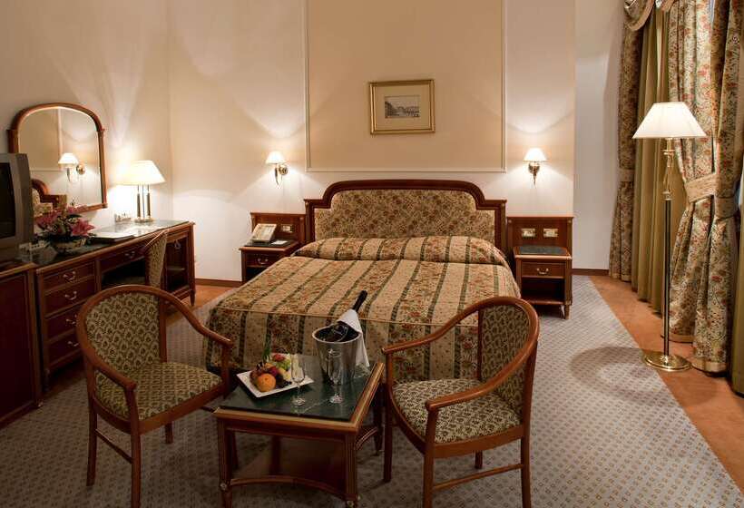 هتل Ambassador Zlata Husa