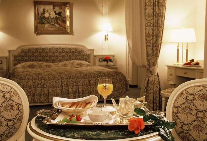 هتل Ambassador Zlata Husa