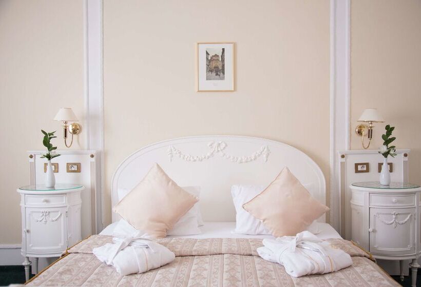 هتل Ambassador Zlata Husa