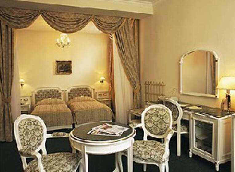 هتل Ambassador Zlata Husa