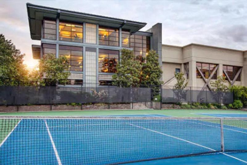 בית מלון כפרי Bellevue Club