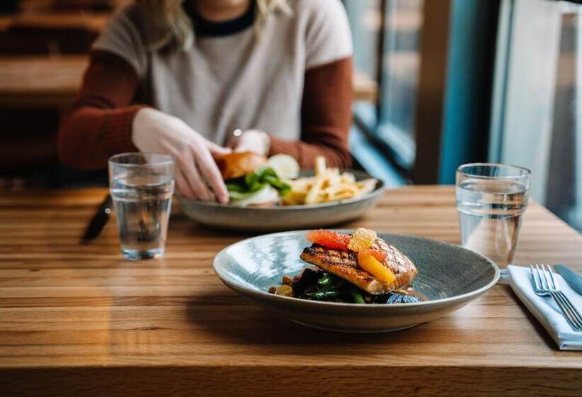 בית מלון כפרי Bellevue Club