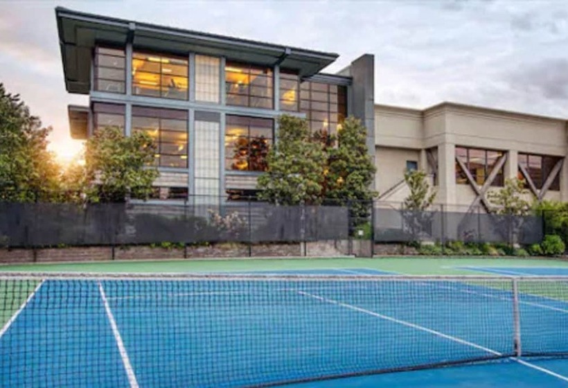 בית מלון כפרי Bellevue Club