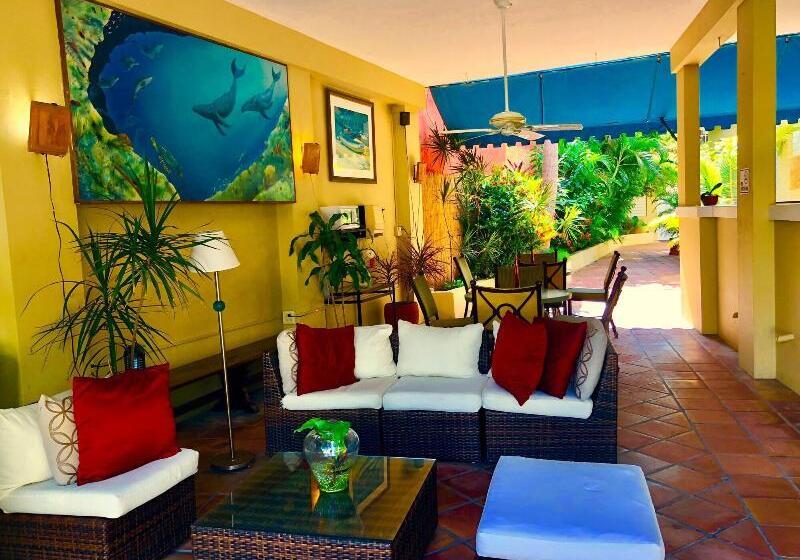 هتل Casa Del Caribe Inn