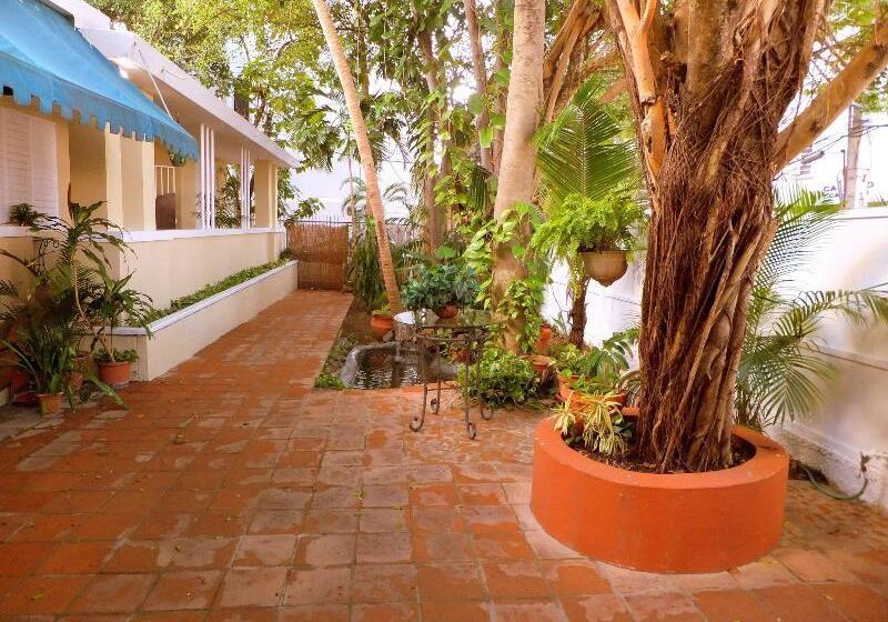 هتل Casa Del Caribe Inn