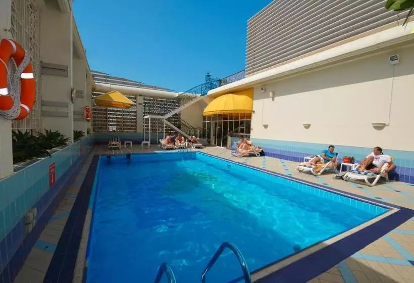 Отель Copthorne Downtown By Millennium