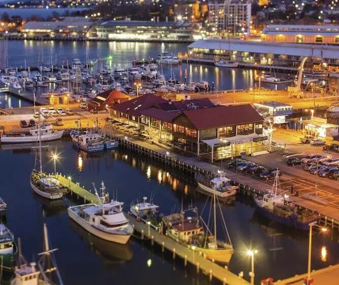 בית מלון כפרי Grand Chancellor Hobart