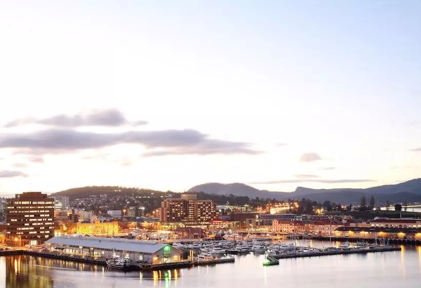 בית מלון כפרי Grand Chancellor Hobart