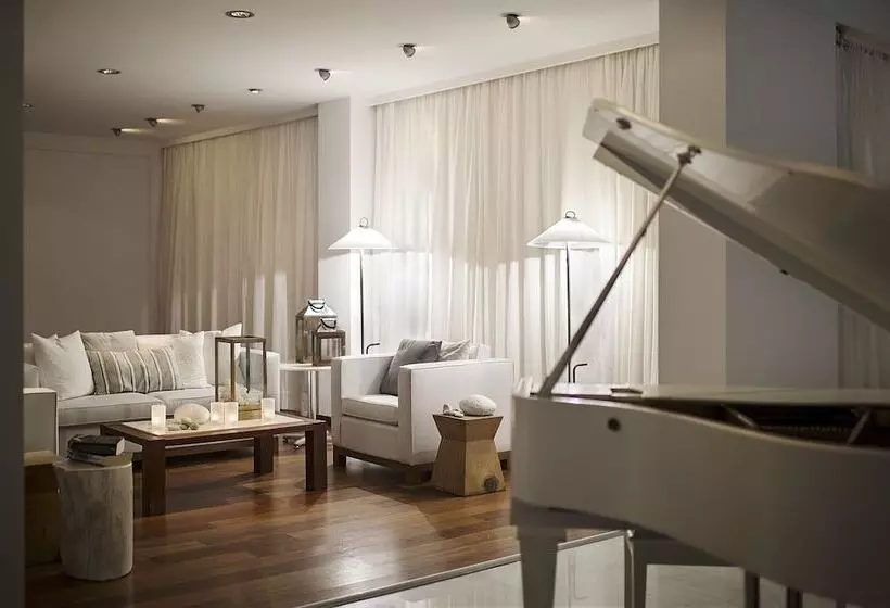 ホテル Grecian Sands