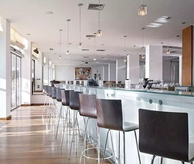 ホテル Grecian Sands