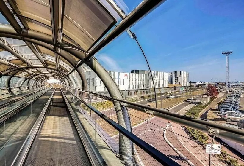 ホテル Ibis Paris Coeur D'Orly Airport