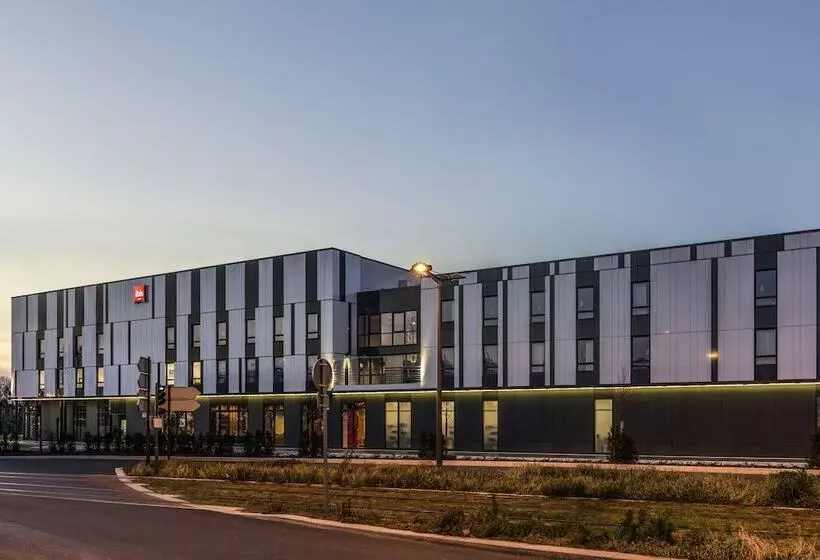 ホテル Ibis Paris Coeur D'Orly Airport