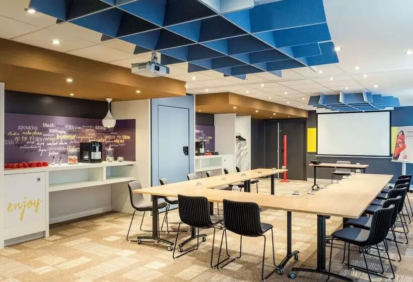 ホテル Ibis Paris Coeur D'Orly Airport