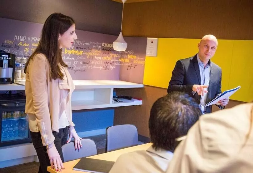 ホテル Ibis Paris Coeur D'Orly Airport