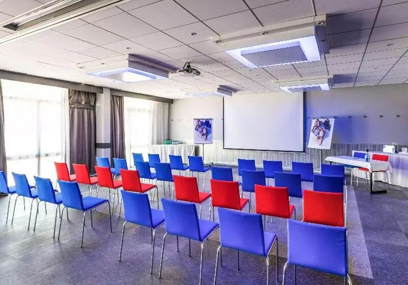 Novotel Orléans Saintjeandebraye