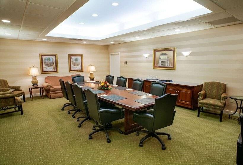 Clarion Hotel & Suites Convention Center Fredericksburg