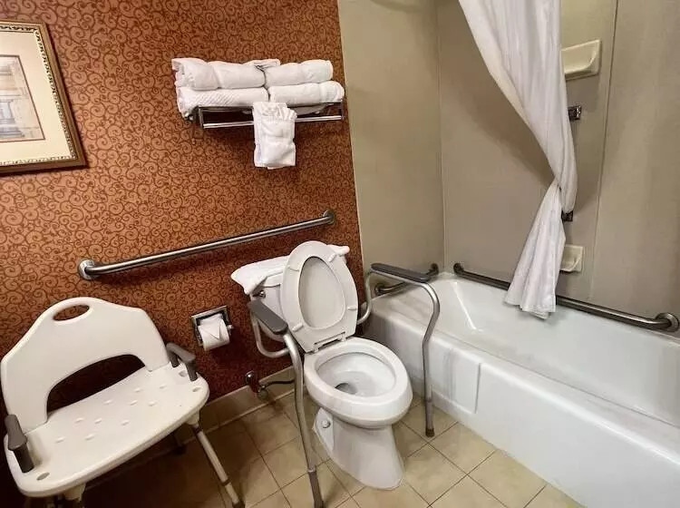 Clarion Hotel & Suites Convention Center Fredericksburg