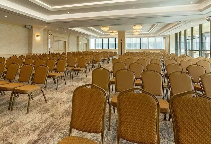 Отель Astoria Grand