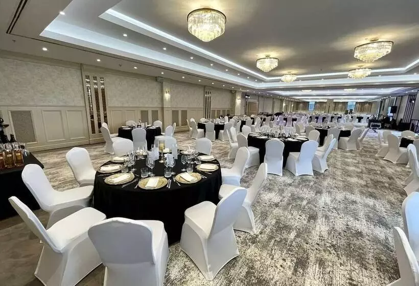 Отель Astoria Grand