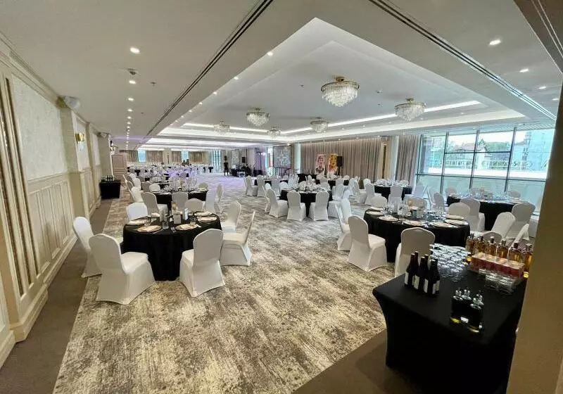 Отель Astoria Grand