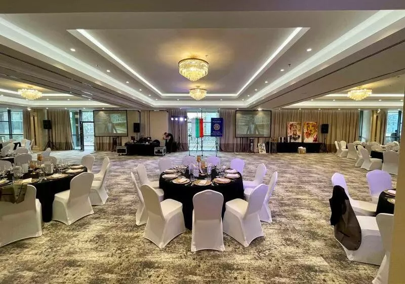 Отель Astoria Grand