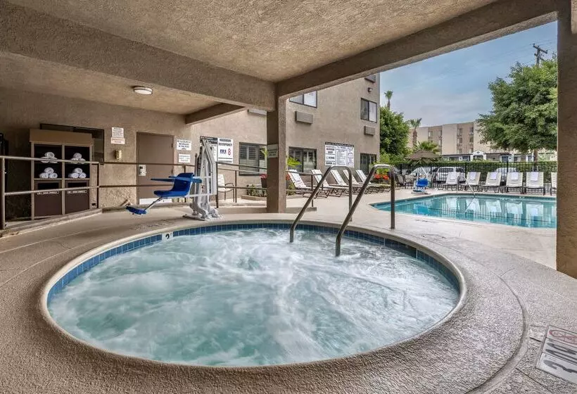 هتل Best Western Plus Park Place Inn Mini Suites