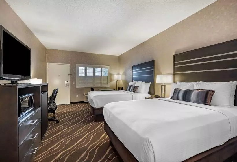 هتل Best Western Plus Park Place Inn Mini Suites
