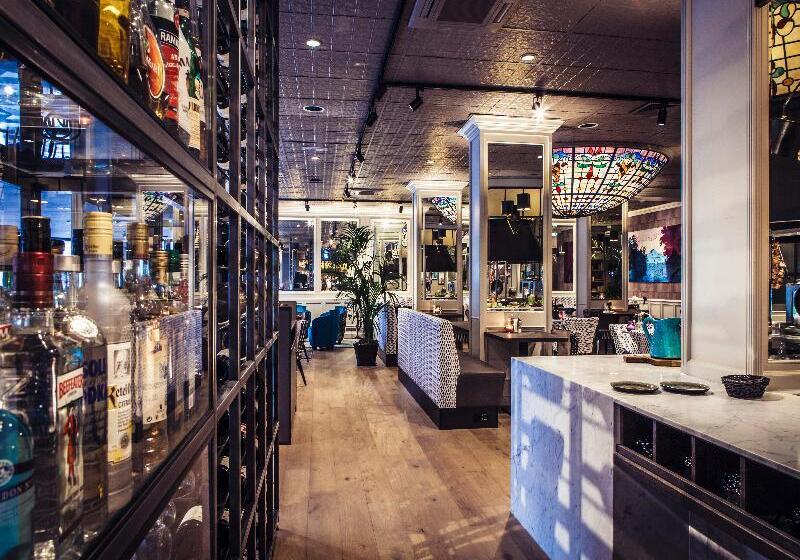 Hotel Carlton Square