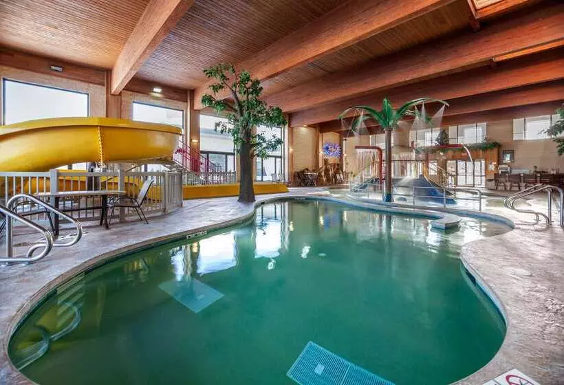 Отель Comfort Suites