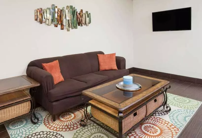 酒店 Days Inn By Wyndham Charleston