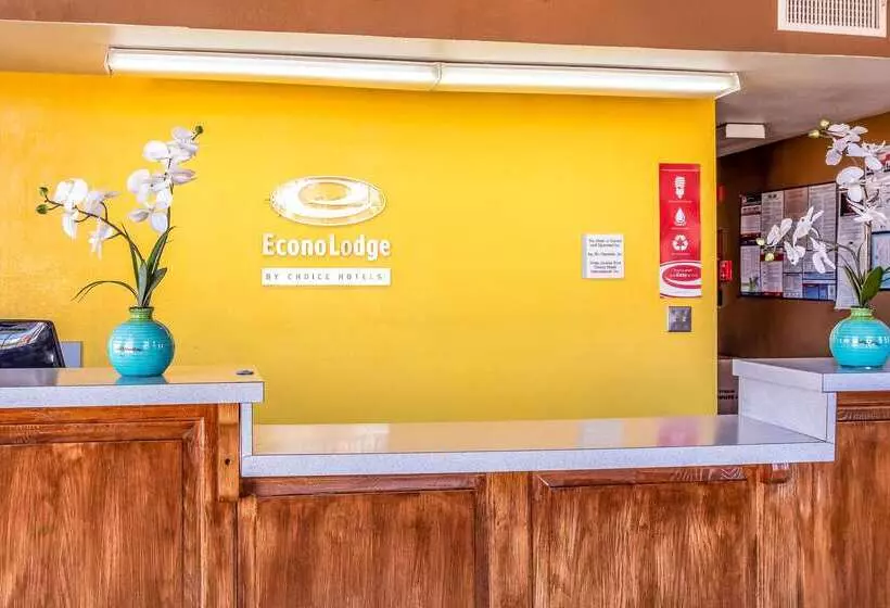 Отель Econo Lodge