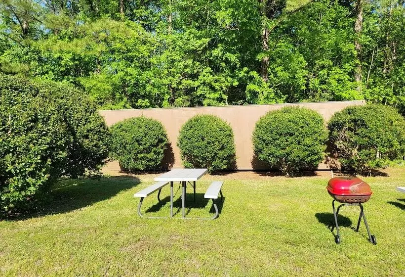 ホテル Stonewood Inn & Suites Of Carrollton Smithfield