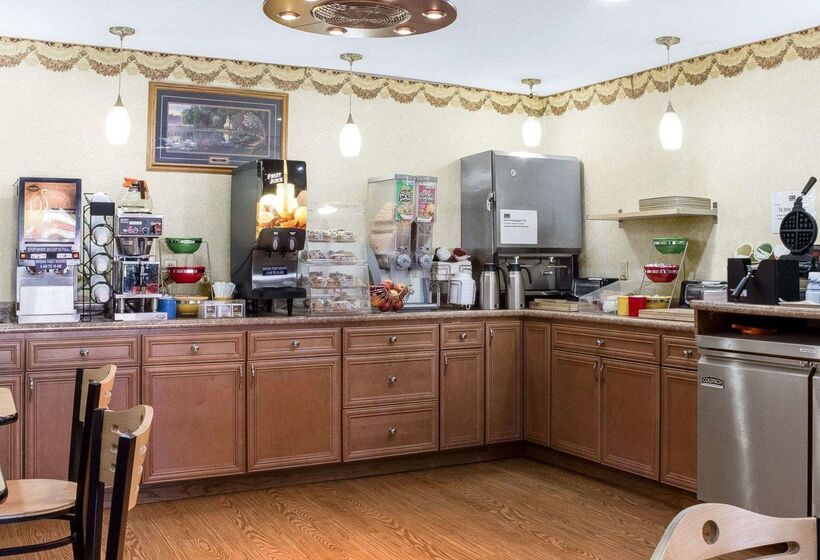 فندق Econo Lodge Grand Forks