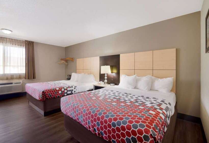 فندق Econo Lodge Grand Forks