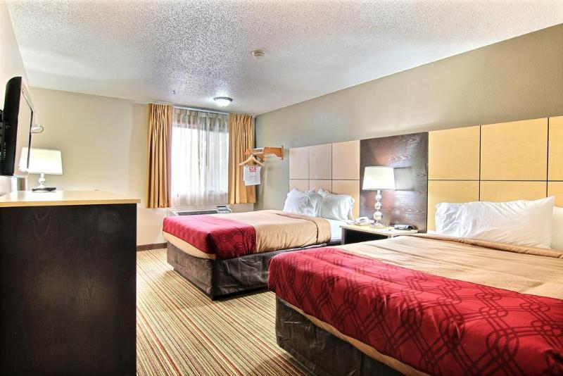 فندق Econo Lodge Grand Forks