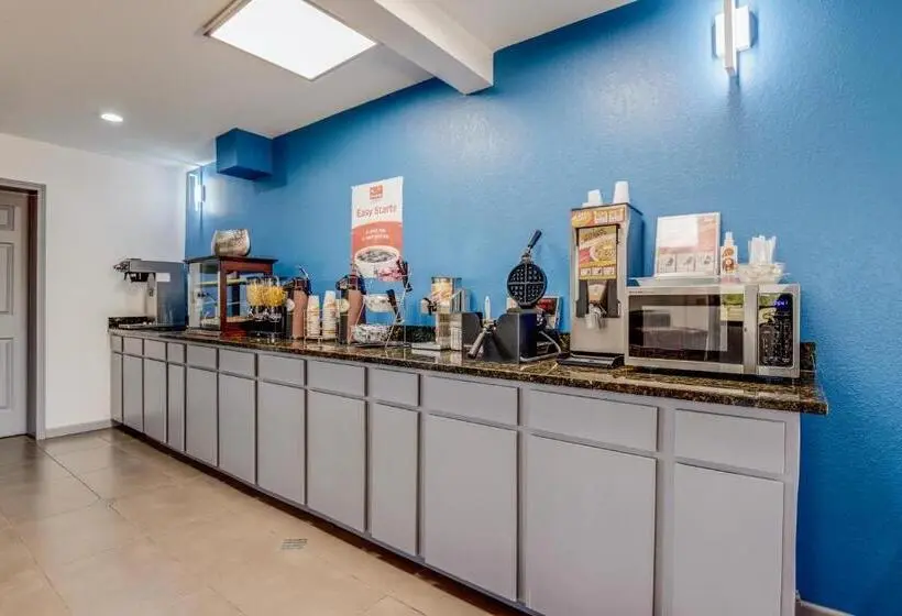ホテル Econo Lodge Inn & Suites
