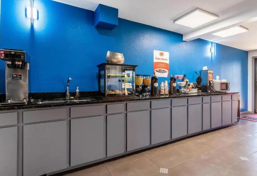 ホテル Econo Lodge Inn & Suites