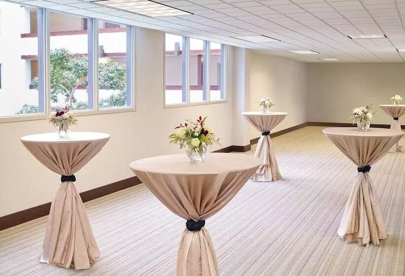 Four Points By Sheraton Bellingham Hotel & Conference Center