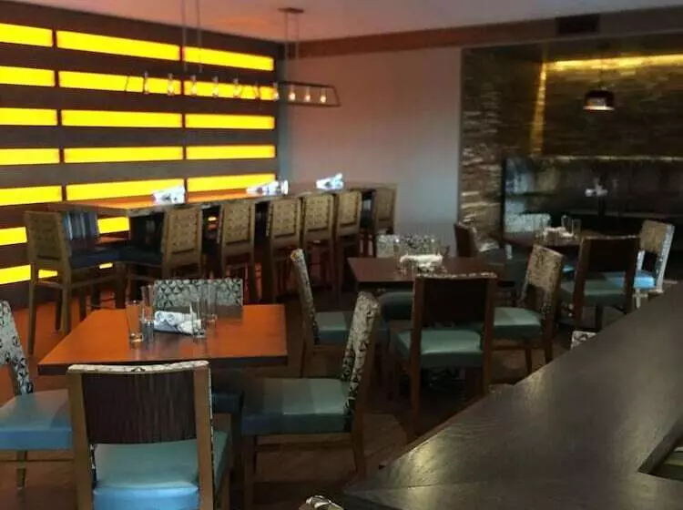 Four Points By Sheraton Bellingham Hotel & Conference Center