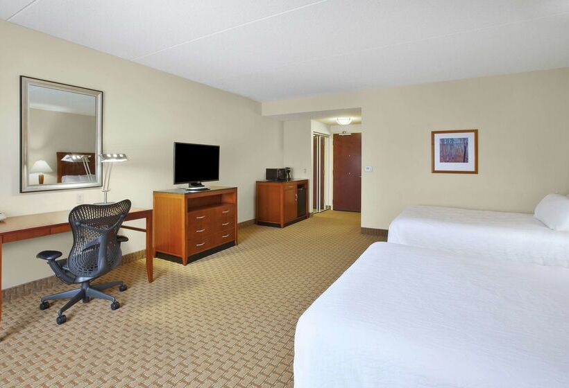 هتل Hilton Garden Inn Clarksburg Bridgeport