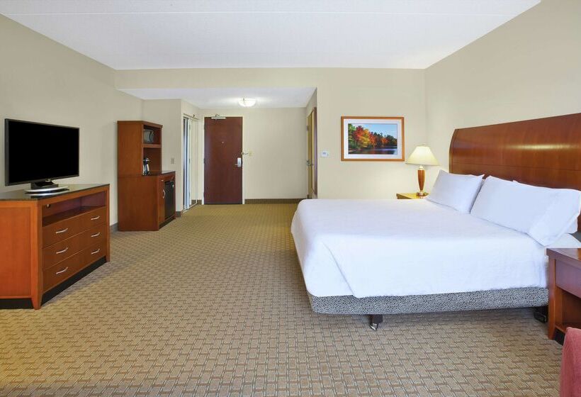 هتل Hilton Garden Inn Clarksburg Bridgeport