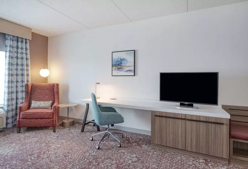 בית מלון כפרי Hilton Garden Inn Clarksburg Bridgeport