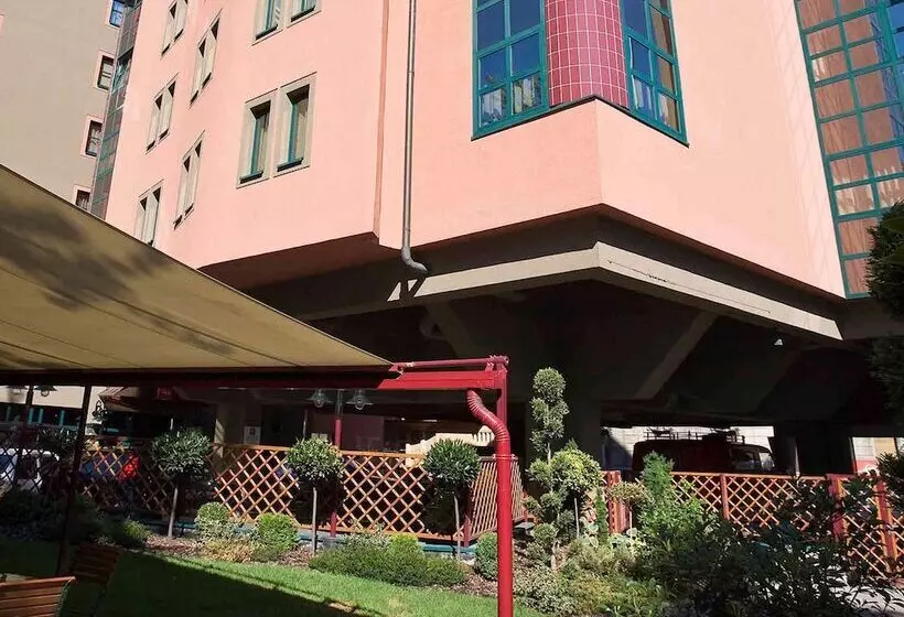 Hotel Ibis Budapest Heroes Square